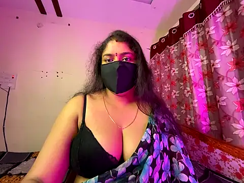LouleyRanii live sex cam