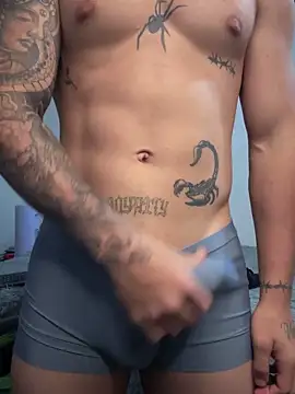 Valentino_Xander live sex cam