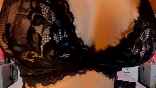 Lia-Anahiz live sex cam