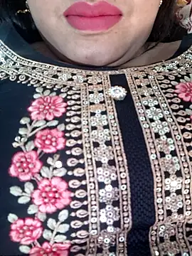 YourMissSoniaa's cam snapshot