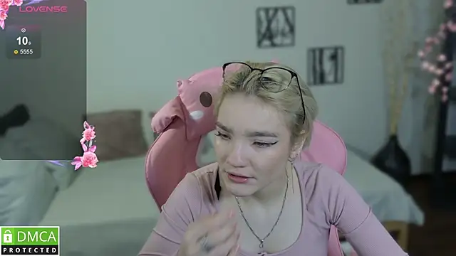 Megan_Lora's cam snapshot