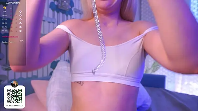 ElizzaBed's cam snapshot