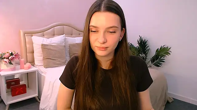 charming_berry's cam snapshot