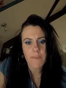 Sosso19squirt live sex cam