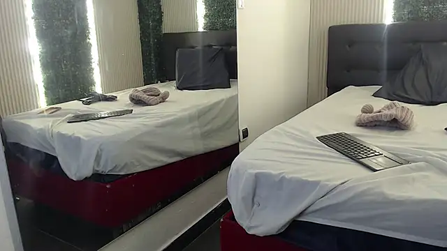 mia_violet8's cam snapshot