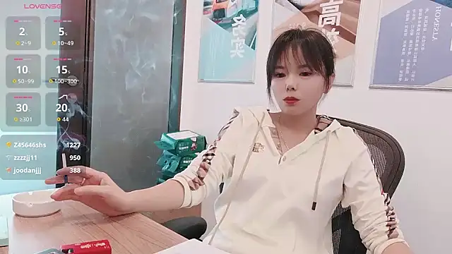 KKMM168 live sex cam