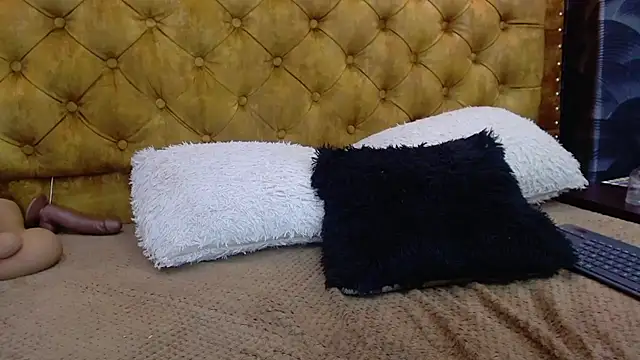 NahomiFireSex live sex cam