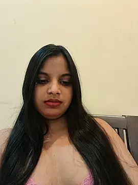 Maahhii_2 live sex cam