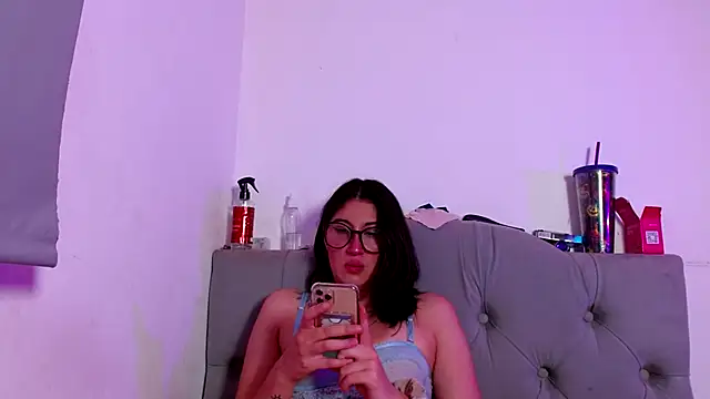 Red-moon1 live sex cam