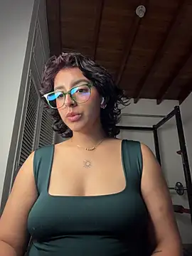 VictoriaAmelie live sex cam