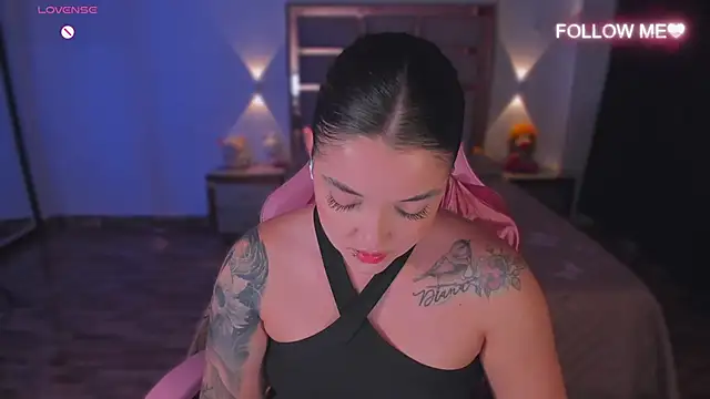 lunaarose's cam snapshot