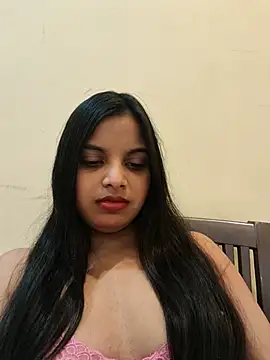 Maahhii_2 live sex cam