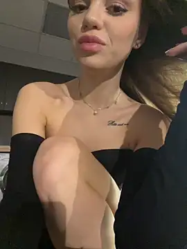 MarilynNova's cam snapshot