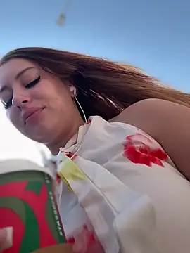 AndreaMood live sex cam