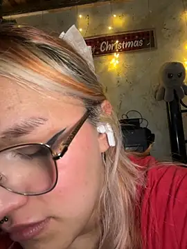 Sophia_Weest99's cam snapshot