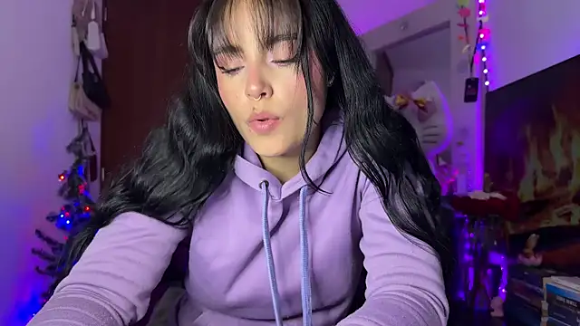 salome_polaniiee's cam snapshot