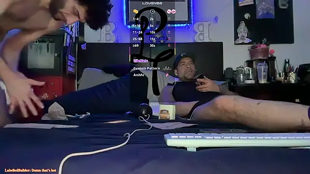 pantslesstraveler_plt's web cam