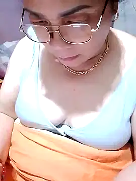 small-house123's cam snapshot