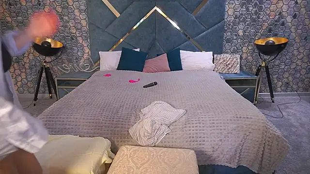 PleasureWeCouple live sex cam