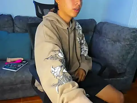 Mikke18 live sex cam