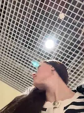 ZaraHill live sex cam