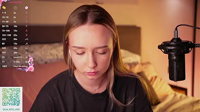 HollisBeckett live sex cam