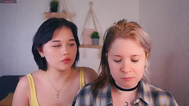 EviaVanveen live sex cam