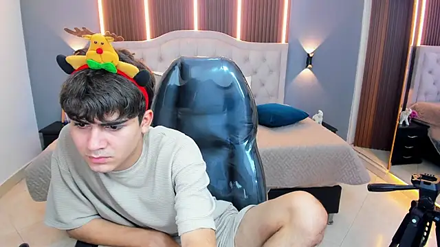 Tommy18__'s cam snapshot