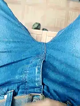 Saxyboy2002's web cam