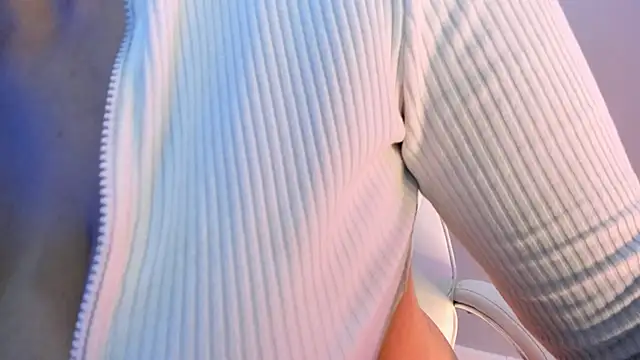 akura011 live sex cam