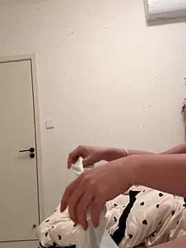 Momo168168's cam snapshot