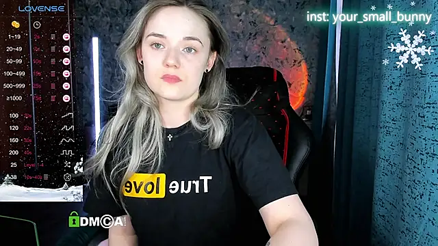 Your_small_bunny live sex cam