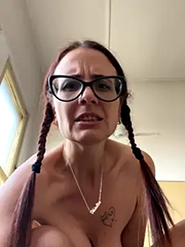 NataKitten live sex cam