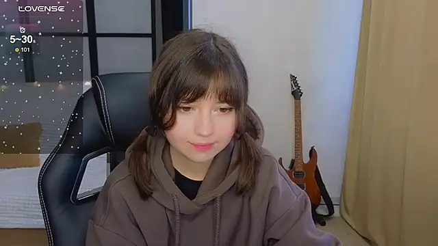 Lina_Brownie's cam snapshot