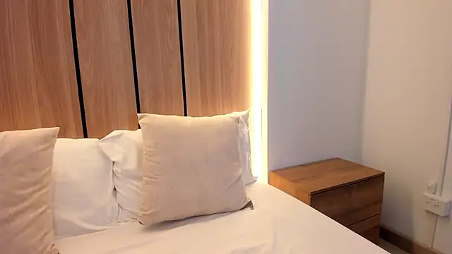 cloee20_'s cam snapshot