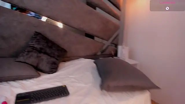 Lilyh_Zulu's cam snapshot