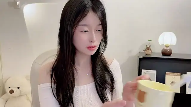 Onechestnut's cam snapshot