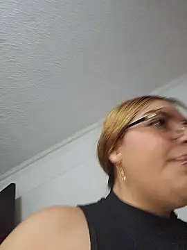 mila_curvy's cam snapshot