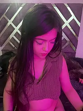 KyliePinkk_'s cam snapshot