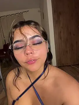 Chloemercury's cam snapshot