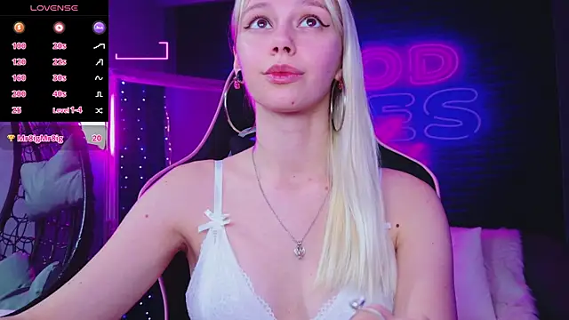 AlessiaCroft's cam snapshot