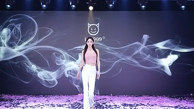 LU-909's cam snapshot