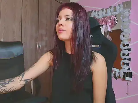 Doll_Dollys_'s cam snapshot