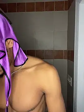 TRILLAHUNG live sex cam