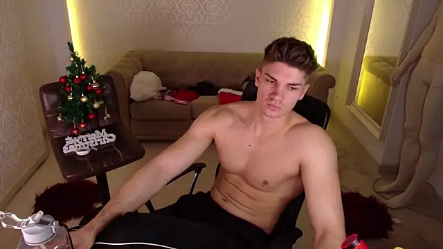 MaxKaiden live sex cam