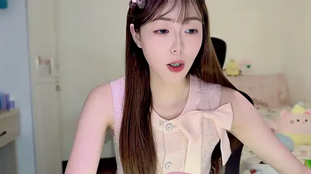 Onecutelittle live sex cam