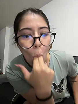 Caitlinn_catt live sex cam