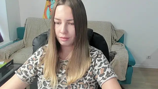 Mia_shy1 live sex cam