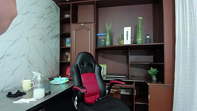 MirandaRossi live sex cam