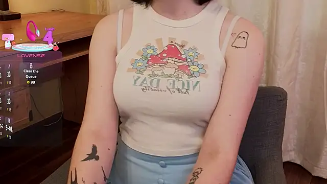 LatinaHuguenin live sex cam